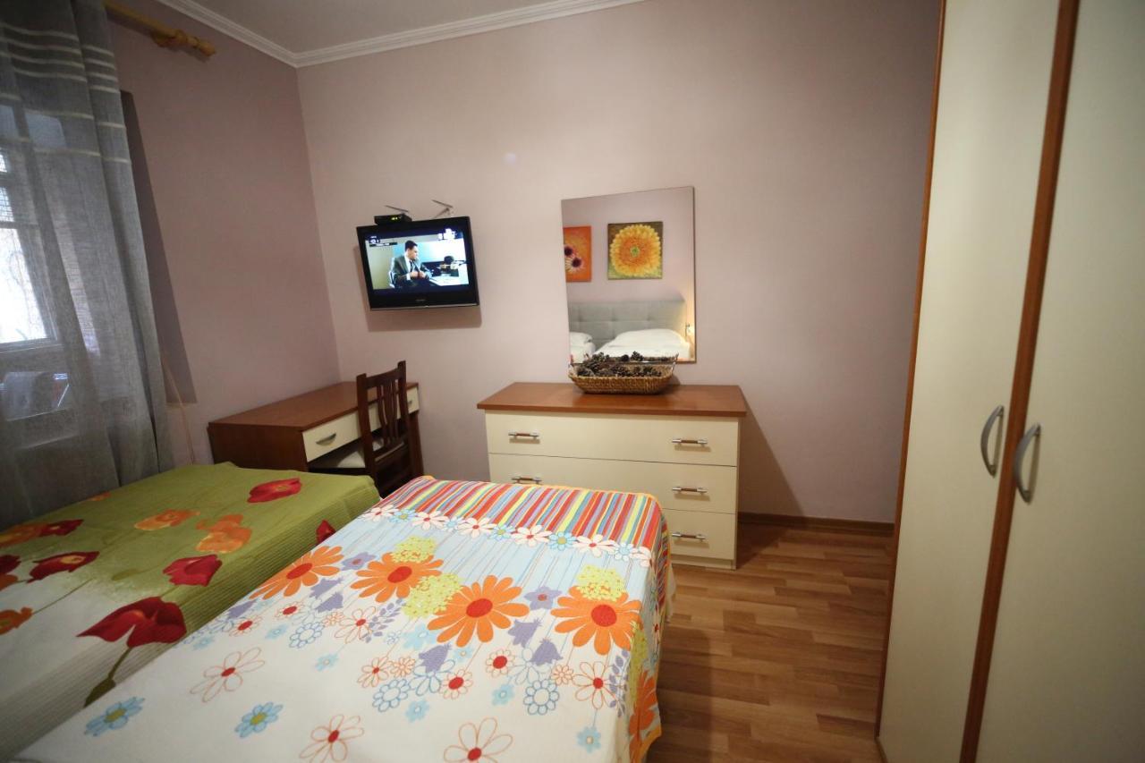 Eos Apartment Tirana Exterior foto