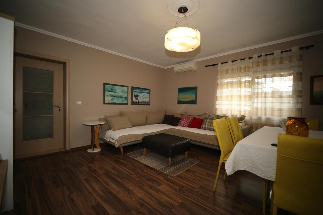 Eos Apartment Tirana Exterior foto